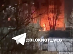 «ГАЗель» взорвалась у многоэтажки на севере Волгограда – видео 