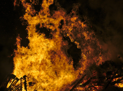 Коварным поджигателем иномарки волгоградца оказался его 17-летний пасынок