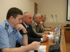 В Волгограде депутаты приняли отставку Александра Чунакова