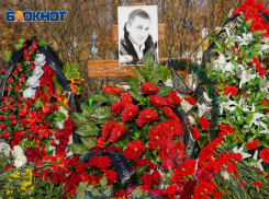 Похоронили рядом с бабушкой: в Волгограде простились с убитым после переписки в родительском чате