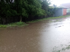 Вторая Венеция: в Волгоградской области тонут улицы и дороги