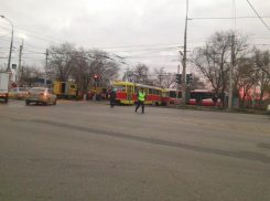 На «Монолите» собирается огромная пробка из-за утреннего ДТП 