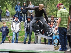 Экстремалам Волгограда вернули скейт-парк на Центральной набережной