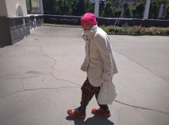 Волгоградцев просят помочь в поисках пенсионерки в оранжевых штанах