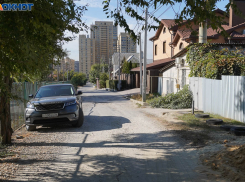 Островок частного сектора под боком элитных ЖК в центре Волгограда: как здесь живут