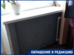 «У нас щеки красные от холода»: слесарь снёс радиатор в многоэтажке в центре Волгограда и пропал