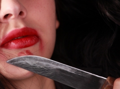 Волгоградец 8 марта вонзил нож в сердце возлюбленной 