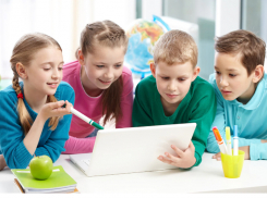 Школьница из Суровикино получила приз от известных музыкантов в онлайн-лагере МТС 