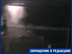  Вонь, конденсат на ламинате и намокшие обои: волгоградка на видео показала последствие неустраненного прорыва горячей воды в подвале