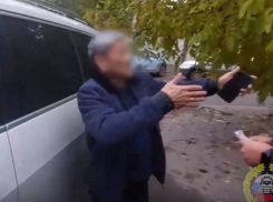 «Я начал выруливать, объезжать»: появилось видео со сбившим многодетную волгоградку водителем 