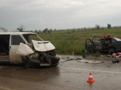 Двое детей пострадали в ДТП под Волгоградом