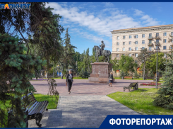 Плешивым газоном и открыточным видом порадовало волгоградцев благоустройство сквера за 74 млн