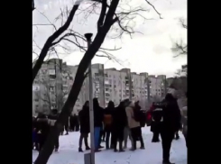 В Волгограде экстренно эвакуировали гимназию №1: видео с места