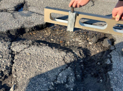 Чиновников через суд заставляют отремонтировать опасную волгоградскую трассу 