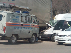 В Волгограде в тройном ДТП на СХИ пострадал 18-летний волжанин