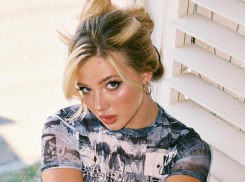 23-летнюю тиктокершу из Волгограда Анну Покров хейтеры довели до слез