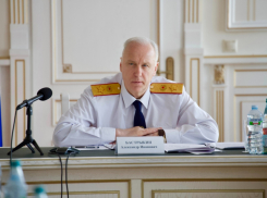 «Один бил, другие смотрели»: нападением на 14-летнего волгоградца из-за длинных волос заинтересовался Бастрыкин