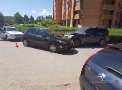 По вине матери-лихачки 4-летняя девочка пострадала в ДТП на юге Волгограда