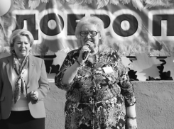 В Волгограде умерла директор школы, в которой ссора в родительском чате привела к смерти Романа Гребенюка