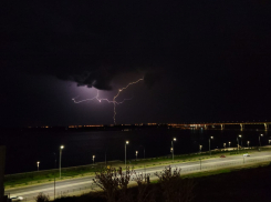 МЧС предупредило волгоградцев о граде и ливнях 28 июля