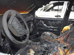 Под Волгоградом сгорели сразу два отечественных автомобиля