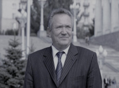 С экс-губернатором Николаем Максютой волгоградцы простятся в ЦКЗ