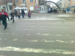 В Волгограде два законопослушных пешехода попали под колеса на «зебре»