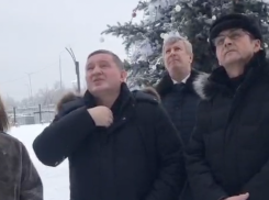 Губернатор Андрей Бочаров вышел на работу 1 января 