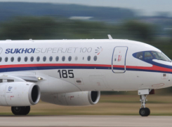 В Москве аварийно сел самолет Superjet 100 из Волгограда