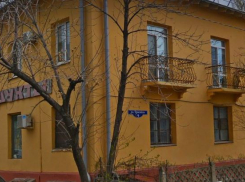 Волгоградскую УК оштрафовали за пыль и паутину в подъезде 
