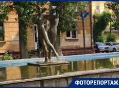 Любовь треснула по швам: в  центре Волгограда разваливается «Фонтан влюбленных»