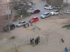 Волгоградка стала свидетелем того, как ее соседи не безнаказанно нарушили самоизоляцию 