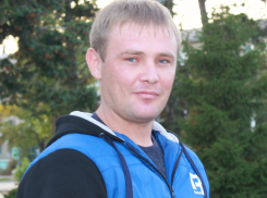 «Погиб мой Андрюшка»: в Камышине прощаются с бойцом спецоперации 