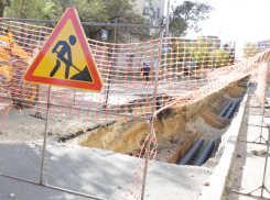 Весь Волгоград разрыли, горячую воду ждем месяцы, - люди не верят в готовность к отопительному сезону 