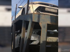 «Я всего лишь перевозчик»: в Волгоградской области задержали водителя автовоза с угнанной дорогой иномаркой