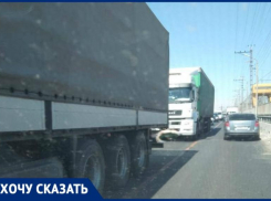 Пустой весовой контроль, фуры и полтора часа в пробке: волжанка рассказала, как опоздала на деловую встречу в Волгоград