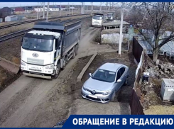 «Нам нечем дышать»: запретить проезд «сорокотонников» по частному сектору требуют в Волгограде