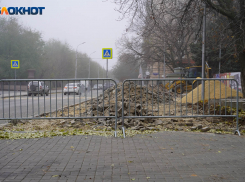 На Аллее Героев в Волгограде начали укладывать плитку во время проверки прокуратуры