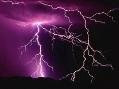 Ростовчанина убило молнией в Волгоградской области