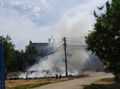 Свалка вспыхнула за рынком в Волгограде: видео