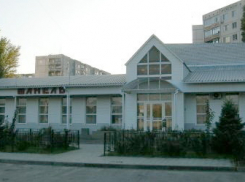 Пользователи сообщают о спецоперации полиции у кафе «Шанель» в Волгограде