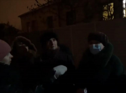 Камышане два года живут без света: жители записали коллективное видеообращение