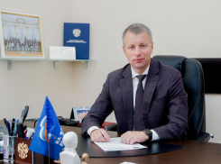 Депутат Госдумы Алесей Волоцков поздравляет с Днем Великой Победы 