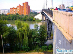 Красноармейский район Волгограда парализован ремонтом моста