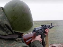 Стрельба и взрывы разбудили жителей севера Волгограда: видео