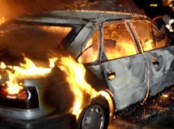 На юге Волгограда мужчина пытался сжечь чужое авто из-за места на парковке