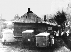 100 лет назад скорая помощь Царицына состояла из двух фельдшерских бригад