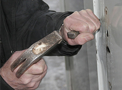 На севере Волгограда спасатели будили 11-летнего мальчика спецсредством