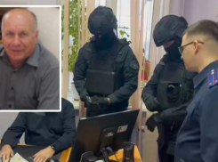 Назад не ждут: замену начали искать уведенному с рабочего места в наручниках главе отдела ЖКХ в Волгограде