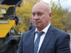 Мэр Волгограда отменил постановление о продаже пенсионерам продуктов в кредит